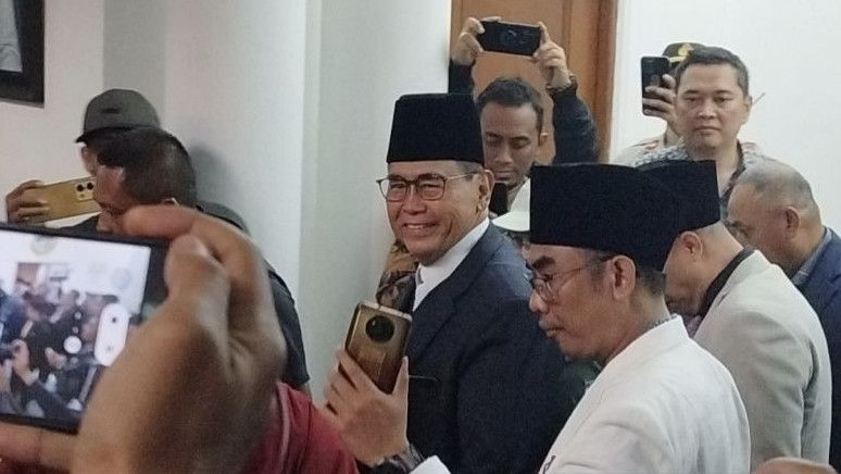 Tiba di Gedung Sate Bandung, Pimpinan Ponpes Al-Zaytun Panji Gumilang Langsung Temui Tim Investigasi
