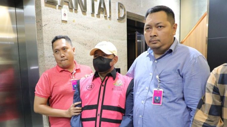 Bukan Hanya Titip Tas Isi Uang ke Sekuriti, Hakim Djuyamto Juga Titipkan Cincin Hijau, Jimat?