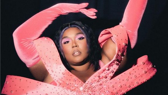 Tak Terima Dituding Pelecehan Seksual, Lizzo Ancam Akan Gugat Balik Mantan Penarinya