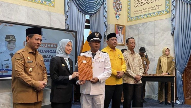 Bupati Ratu Zakiyah Kembali Lantik 25 Kepala Desa di Serang Usai Diperpanjang 2 Tahun