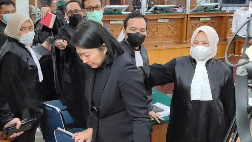 Momen Putri Candrawathi Tetap Ngotot Sambil Nangis Usai Hakim Bilang Pelecehan Seksual Cuma Dalih