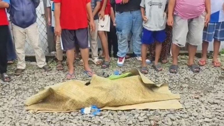 Detik-detik Pria Tewas Ditabrak Kereta Listrik di Kalideres Jakbar