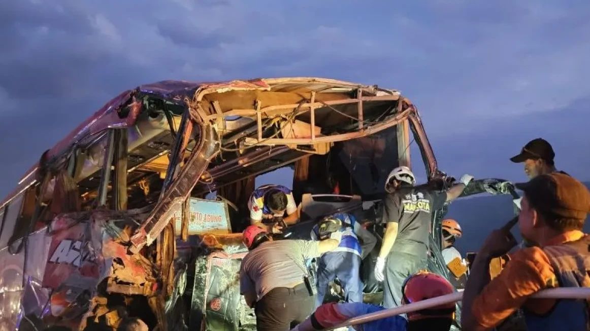 4 Orang Tewas dalam Kecelakaan Bus dan Truk di Tol Pandaan-Malang