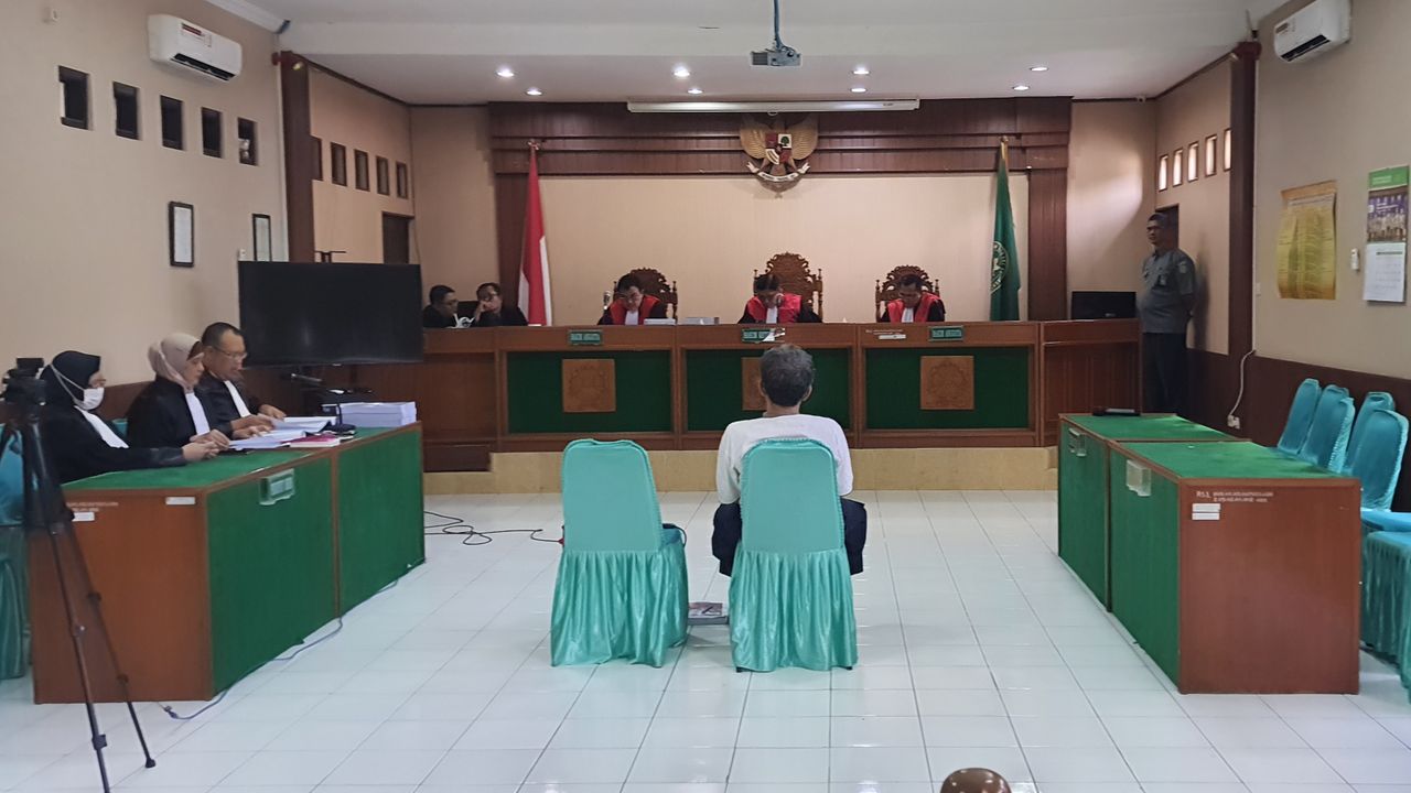 Sidang Kasus Ijazah Palsu Jokowi, Bambang Tri dan Gus Nur Dituntut 10 Tahun