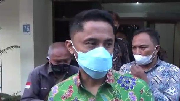 Momen Hengky Kurniawan Hadiri Sidang Korupsi Bansos Aa Umbara
