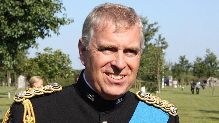 Berkawan dengan Penjahat Seks, Pangeran Inggris Andrew Akan Kehilangan Gelar