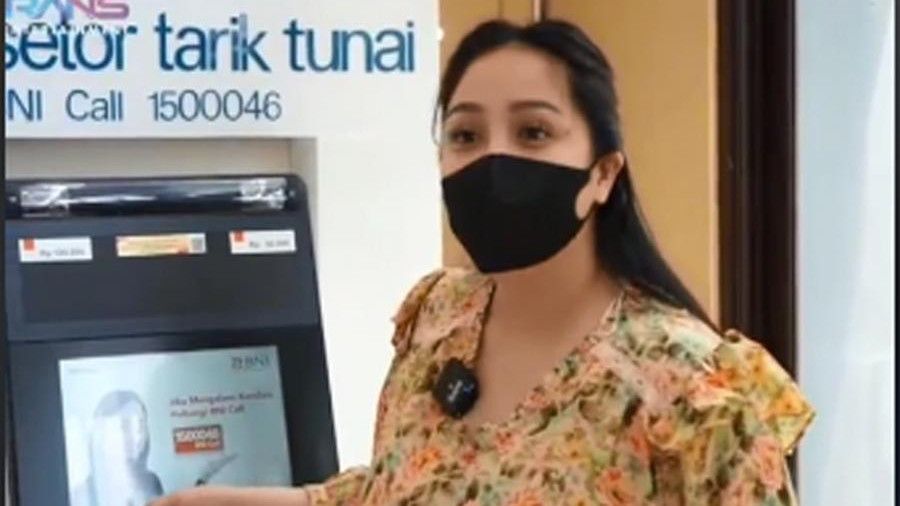 Viral! Raffi-Nagita Punya Mesin ATM Pribadi di Rumah, Netizen: Kaum Tarik Tunai Rp20.000 Can't Relate!