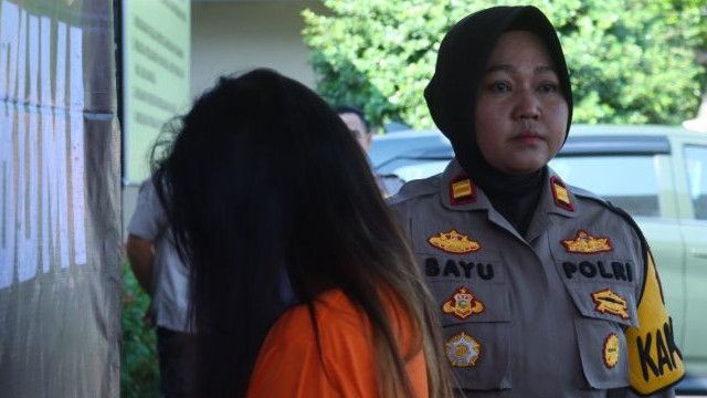 Sepasang Kekasih Bunuh Ibu-Ibu di Sukabumi, Gasak Emas Imitasi yang Dikira Asli