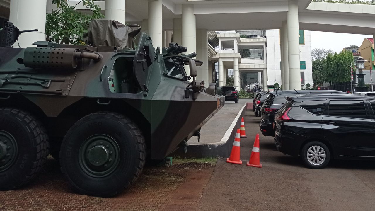 Kantor Kejagung Dijaga Dua Mobil Panser Anoa Milik TNI, Kenapa?