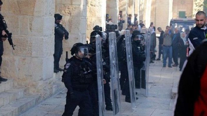 Dikawal Militer, Ratusan Pemukim Israel Paksa Masuk Kompleks Masjid Al-Aqsa