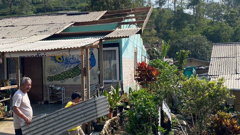 Puluhan Rumah di Gunung Mas Puncak Bogor Rusak Usai Diterjang Angin Kencang