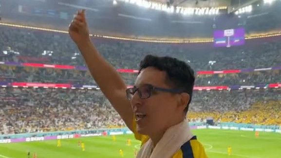 Bikin Deg-degan, Kelakuan Nekat Fans Ekuador Tampilkan Gestur 'Suap' Sampai Minta Bir di Piala Dunia 2022