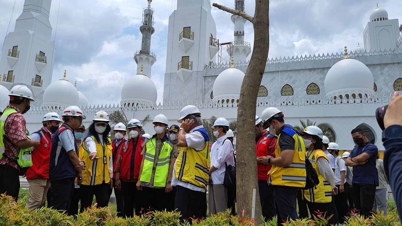 Jelang Peresmian, Menteri PUPR Evaluasi Pengerjaan Masjid Syeikh Zayed di Solo