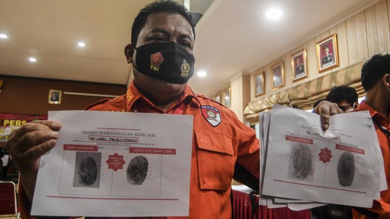 Polisi Terima Ratusan Kantong Isi Jenazah dan Properti Korban Sriwijaya Air SJ182