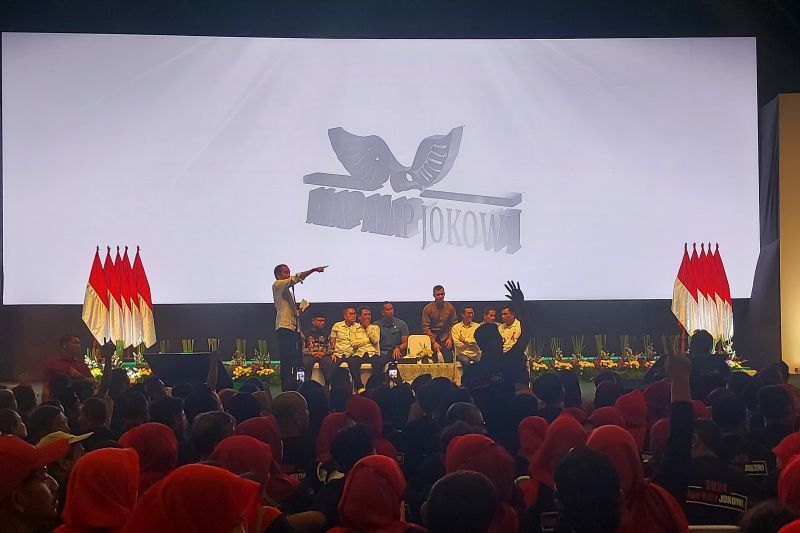 Jokowi dan Kaesang Hadiri Konsolidasi Nasional Relawan Alap-Alap, Arahkan Dukungan Capres?
