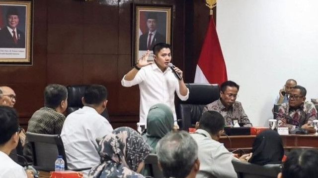 Soal Kisruh Kemendiktisaintek, Seskab Teddy: Sudah Langsung Saya Hubungi