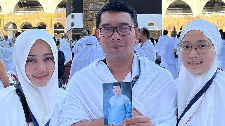 Kenang Foto Eril Saat Manasik Haji, Atalia Ungkap Syukur: Tunai Sudah Rukun Islammu