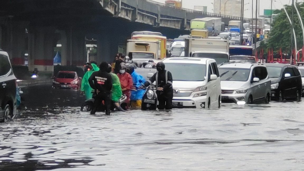 Jakarta Kebanjiran Lagi, Anies Baswedan: Atas Izin Allah, Alhamdulillah..
