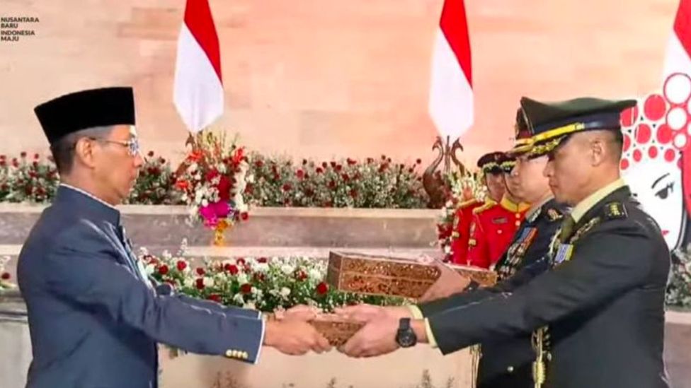 Heru Budi Hartono Pimpin Kirab Bendera Pusaka dan Teks Proklamasi dari Monas ke IKN