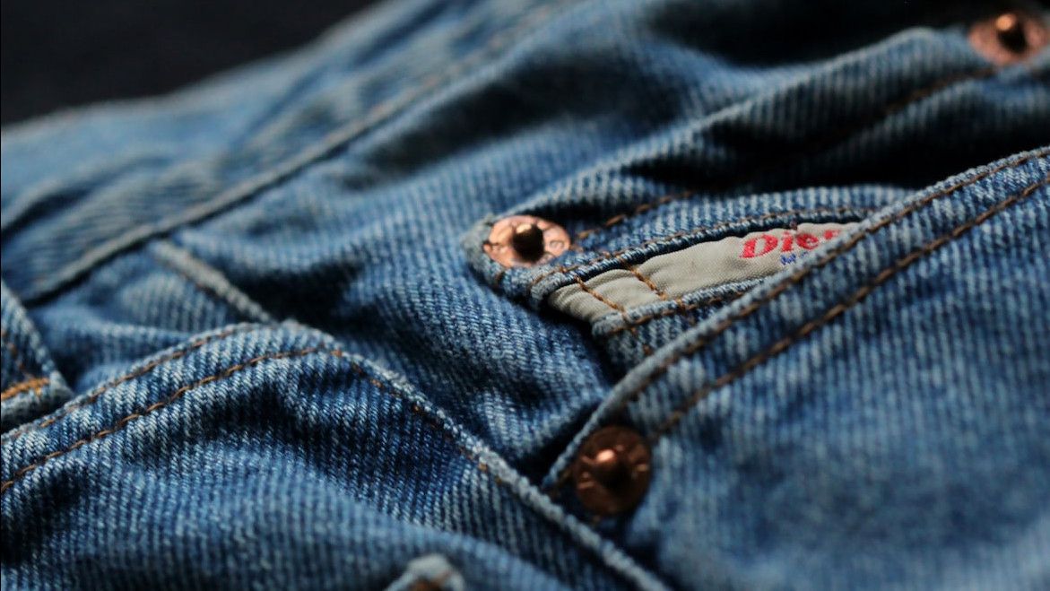 Bikin Awet dan Tahan Lama, Ini 6 Cara Merawat Celana Jeans