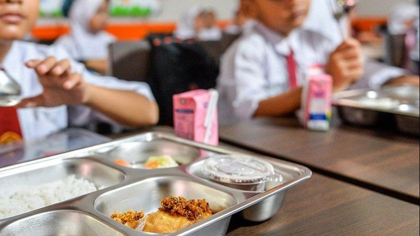 Ratusan Anak Sekolah di Garut Tumbang Sehabis Santap MBG
