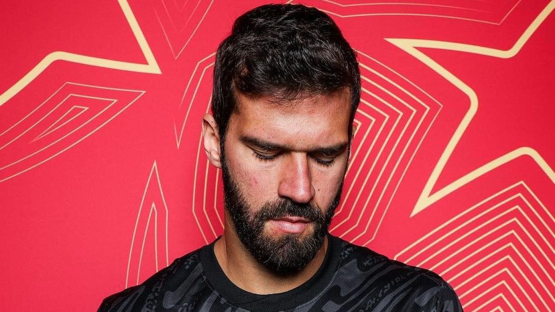 Fans Liverpool Bersiaplah, Alisson Bakal Absen Lama!