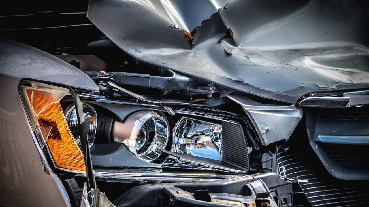 Tabrak Kendaraan di Tangerang, Pengemudi Mobil Sigra Ternyata Tewas Saat Berkendara