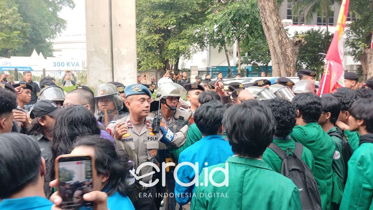 Hampir Ricuh! Mahasiswa Demo di Dekat Gedung DPR Usai Sidang Tahunan MPR