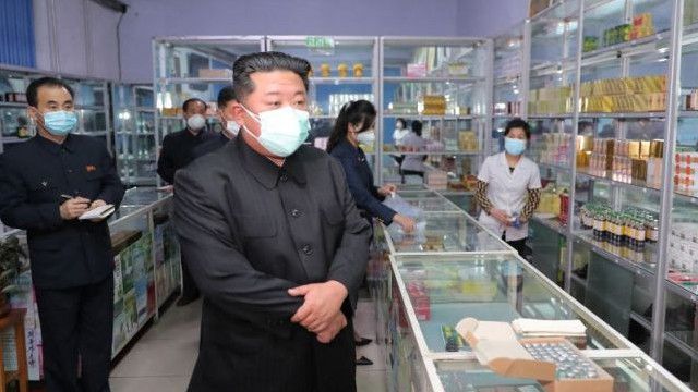 Cara Korea Utara Perangi Pandemi COVID-19: Pakai Antibiotik, Air Garam dan Teh Jahe