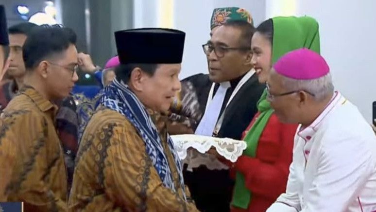 Presiden Prabowo Kenakan Kain Bentenan Khas Minahasa Sulut Saat Perayaan Natal di GBK Jakarta