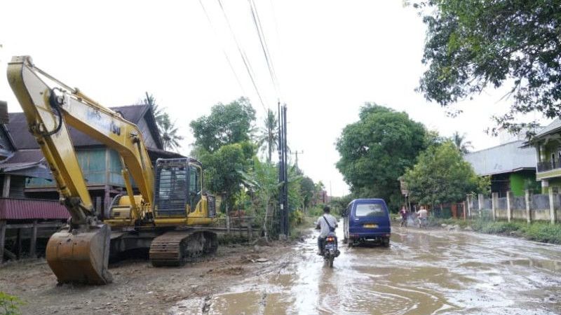 Sabar, Gubernur Sulsel Akan Perbaiki Jalanan Rusak di Poros Enrekang-Pinrang