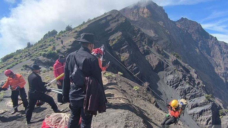 SAR Mataram: Pendaki Brazil yang Jatuh di Gunung Rinjani Meninggal