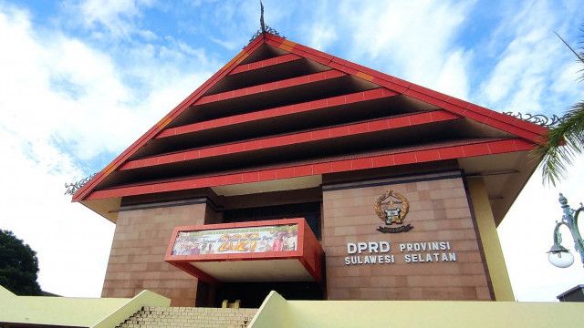 Rp1 Miliar Duit Rakyat Akan Dipakai Membeli Pin Emas untuk 85 Legislator DPRD Sulsel