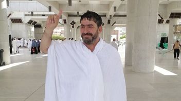 Demi Tunaikan Ibadah Haji, Pria Asal Inggris Rela Jalan Kaki 6.500 KM ke Mekah