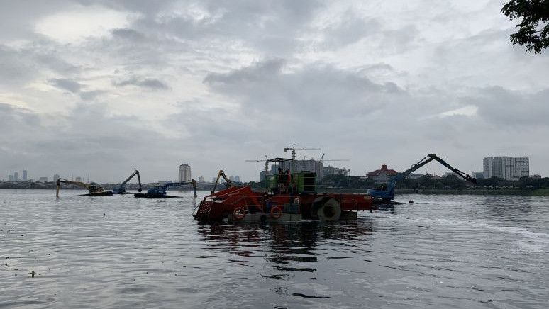 Rano Karno Jelaskan Alasan Alat Berat Pengendali Banjir Harus Dipasang Pelacak