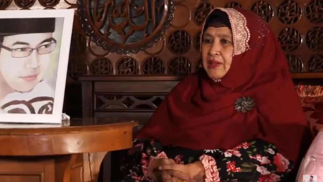 Ramai Soal Umi Pipik Ceritakan Kehidupan Poligami  Ustaz Jefri Al Buchori, Begini Tanggapan Ibunda Mendiang Uje