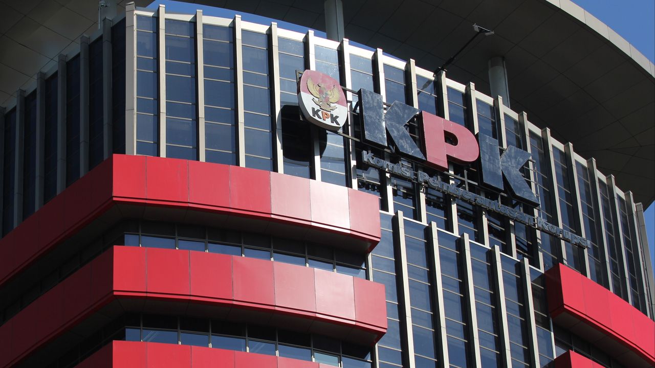 KPK Tangkap 10 Orang Saat OTT Gubernur Riau Abdul Wahid