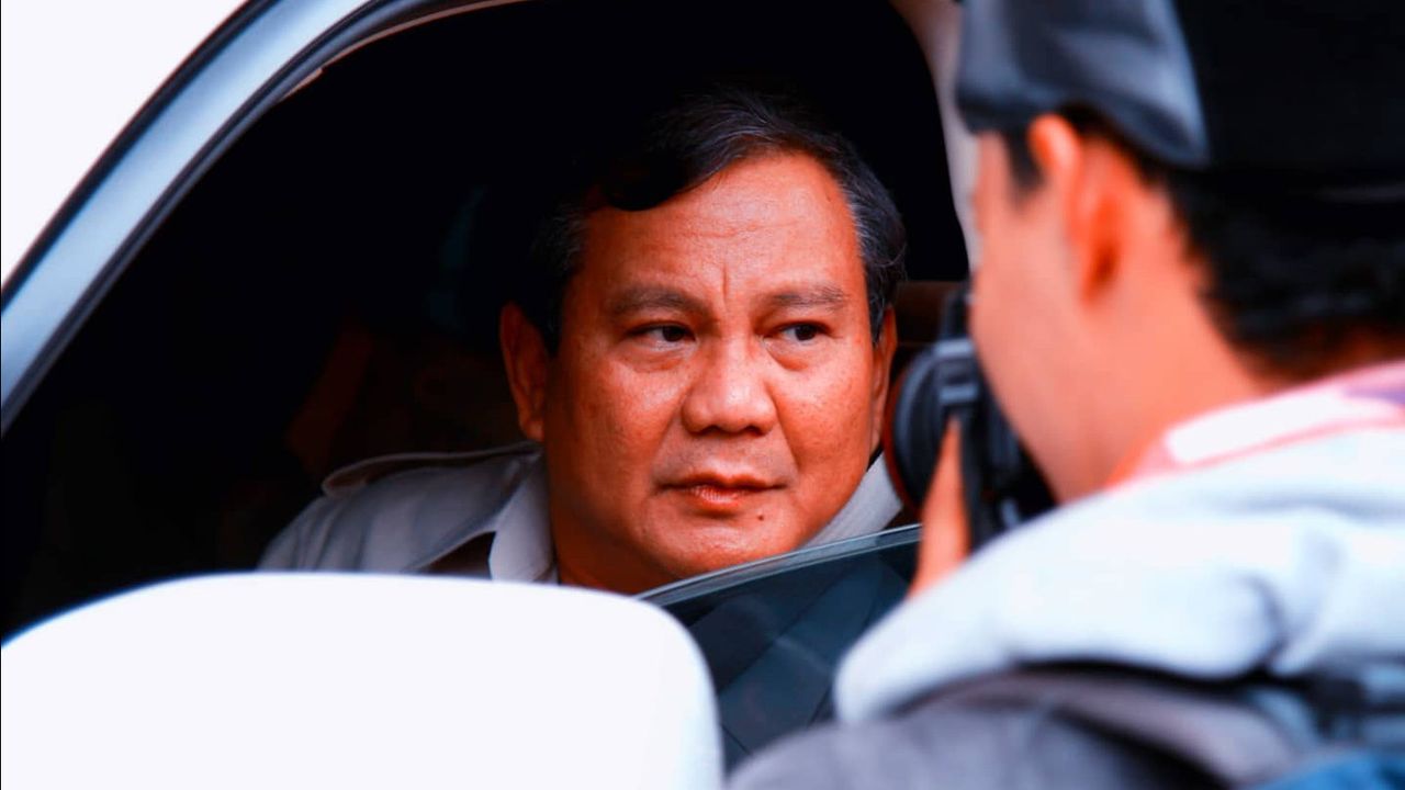 Prabowo Beruntung saat Massa Ganjar Anies Saling Serang