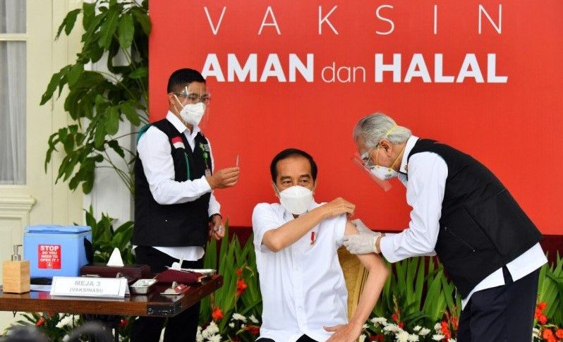Akui Gemetaran, Ini Cerita Dokter yang Suntikkan Vaksin COVID-19 ke Jokowi