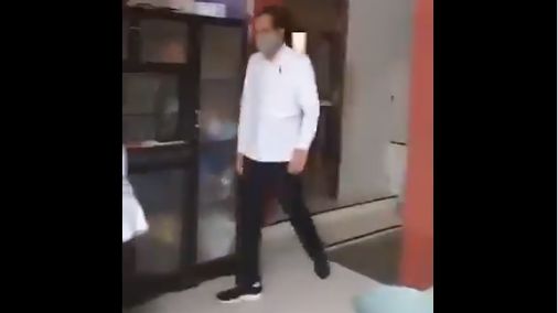 Viral! Video Jokowi Kebelet Pipis Numpang Toilet Rumah Warga, Netizen: Kelihatan Beliau Apa Adanya