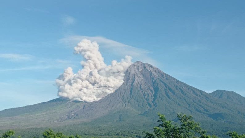 Situasi Terkini Erupsi Gunung Semeru: Luncurkan Awan Panas Sejauh 3,5 KM