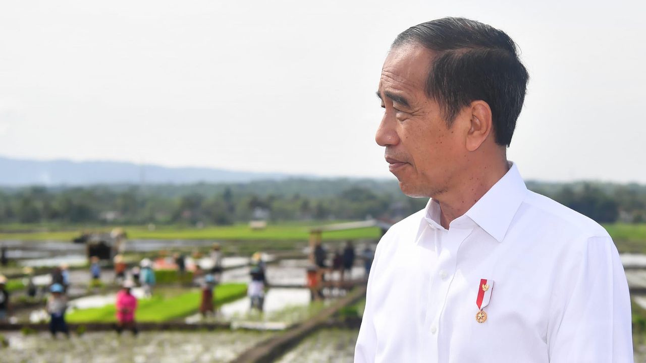 Jokowi Teken UU Desa, Bikin Kades Bisa Berkuasa Delapan Tahun