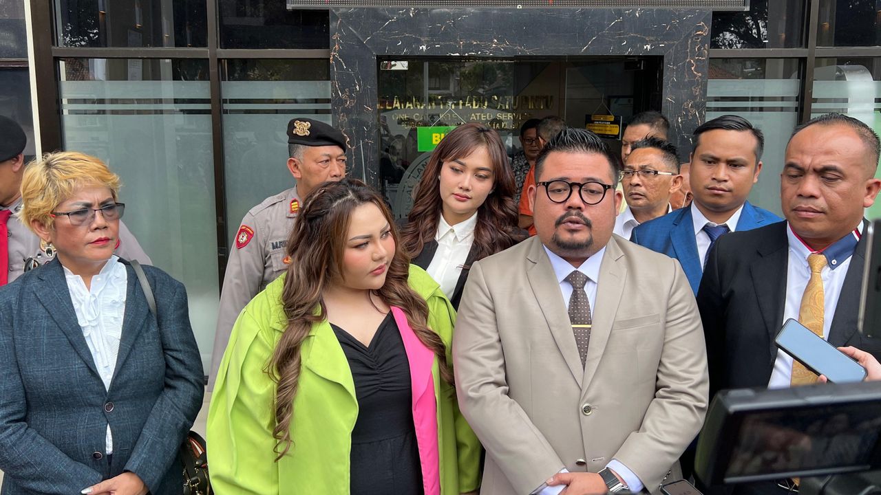 Lisa Mariana Siap Ajak Ridwan Kamil Tes DNA, Ini Syaratnya