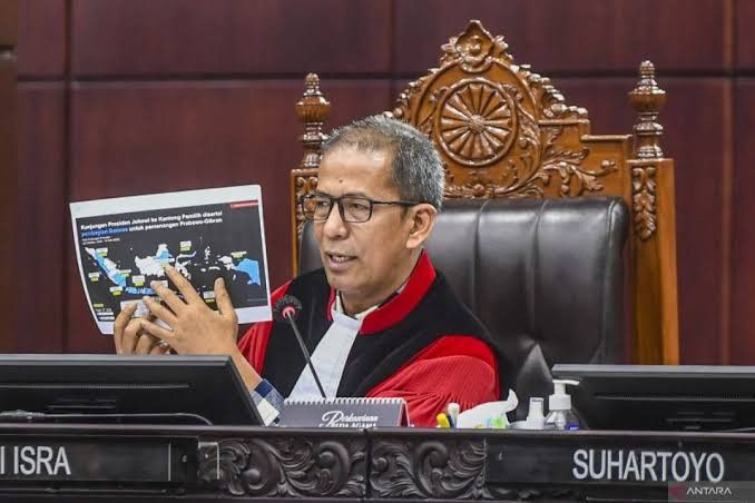 Tanda Tangan Pemilih di Salah Satu TPS Mirip Semua, Bawaslu Kena Sentil Hakim Saldi