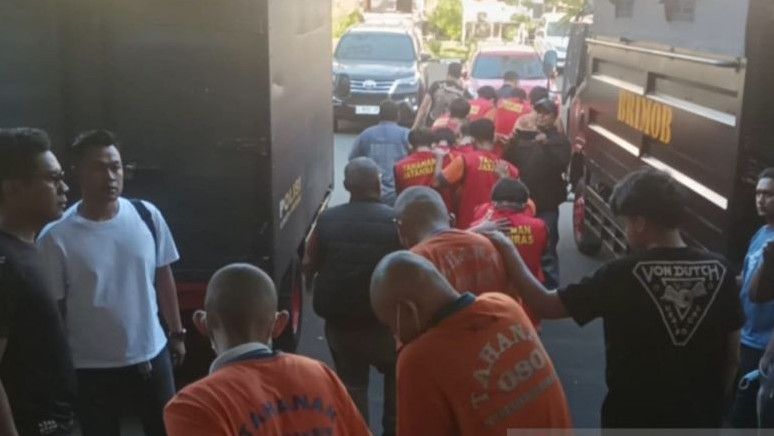 42 Jadi Tersangka Pembakaran Gedung Negara Grahadi Surabaya, Polisi: Ada yang Sengaja Buat Bom Molotov