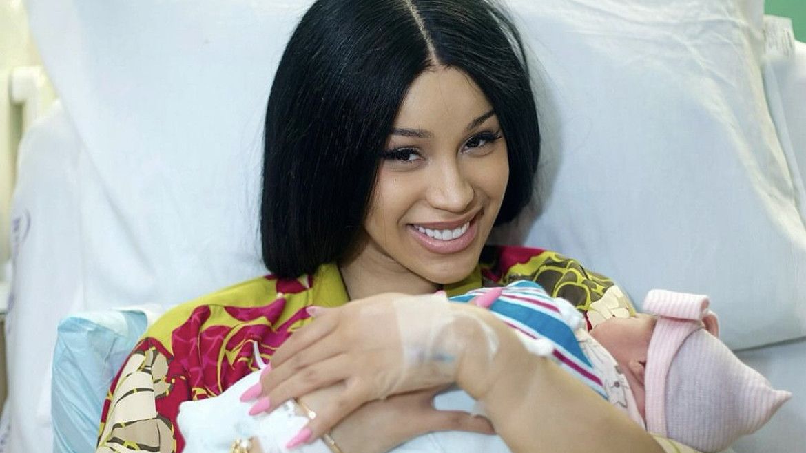 Sebulan Gugat Cerai Offset, Cardi B Lahirkan Anak Ketiga