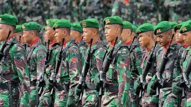 Refleksi HUT TNI ke-77: Seragam ‘Tentara’ yang Kian Menjamur