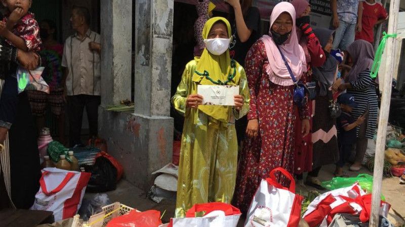 Momen Haru Warga di Pasar Sungai Duri Menangis Saat Didatangi Jokowi: Ini Pertama Kalinya Presiden Singgah di Kampung Kami..