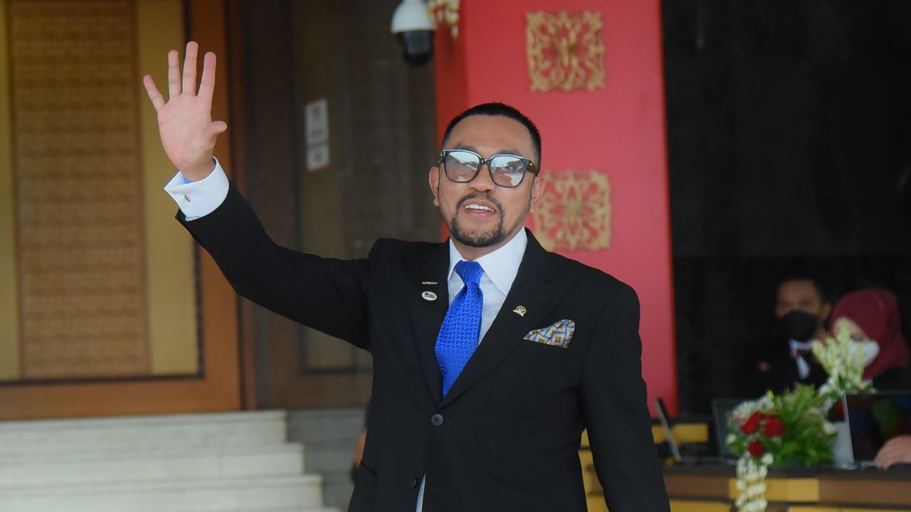 Sahroni Dibela dalam MKD DPR Sehabis Semburkan Kata 