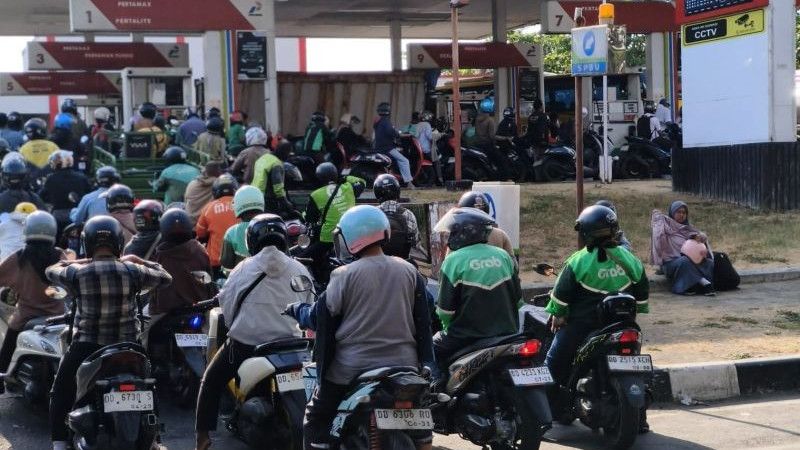 Antrean BBM Bikin Masyarakat di Sulsel Stres, Pertamina Bela Diri